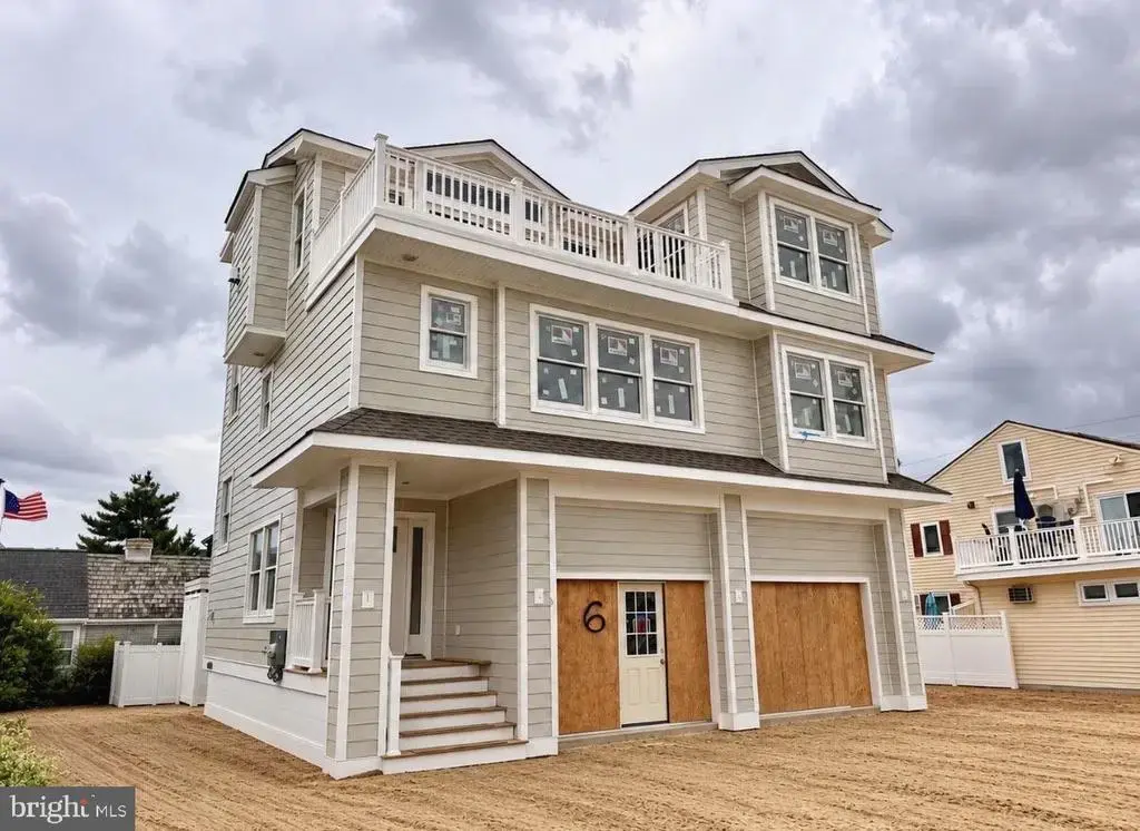 6 E Sigsbee Ave, LONG BEACH