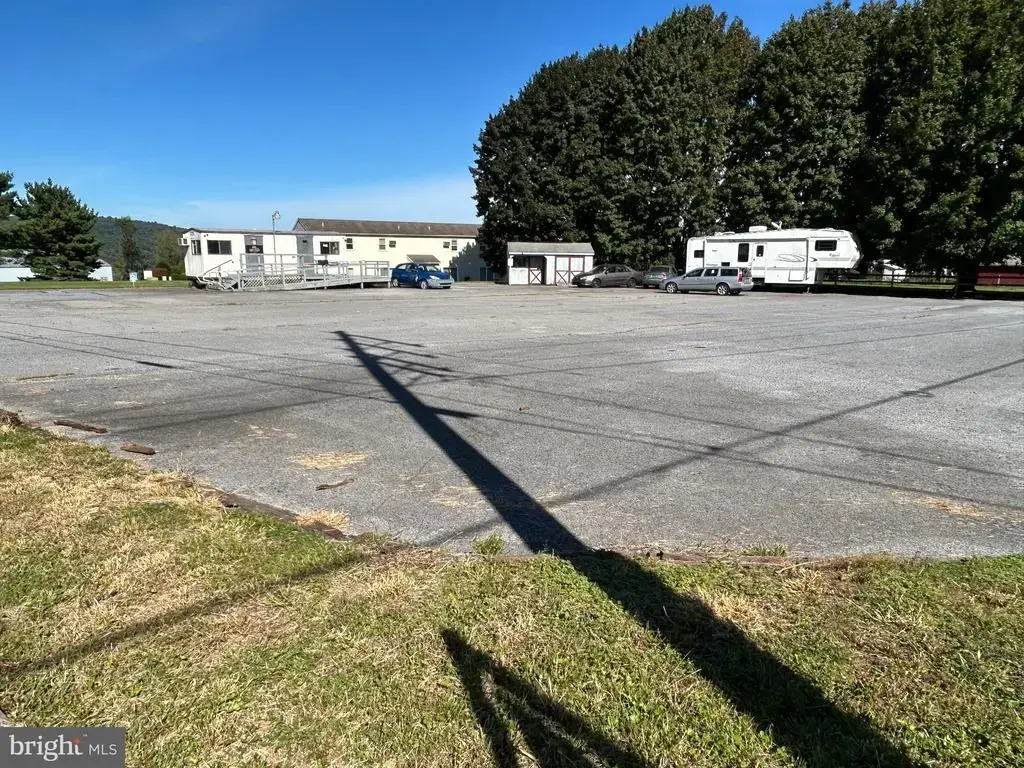 301 E 28th Division Hwy, LITITZ