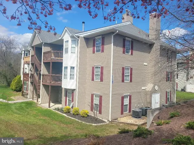 112 Timberlake Ter #8, Stephens City