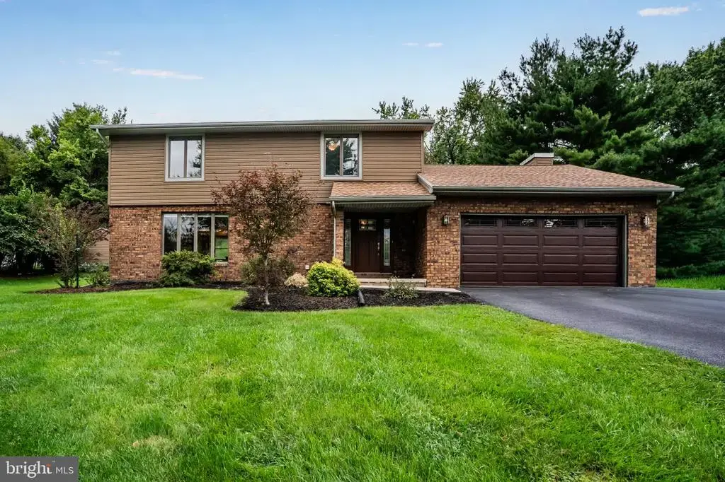 1632 Lori Ln, HARRISBURG