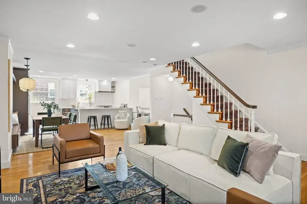 714 Lombard St, PHILADELPHIA