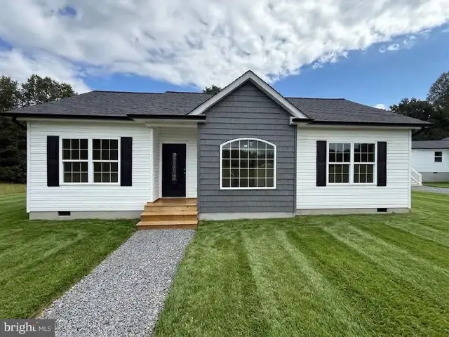 12469 Paige Rd #unit 2, Woodford