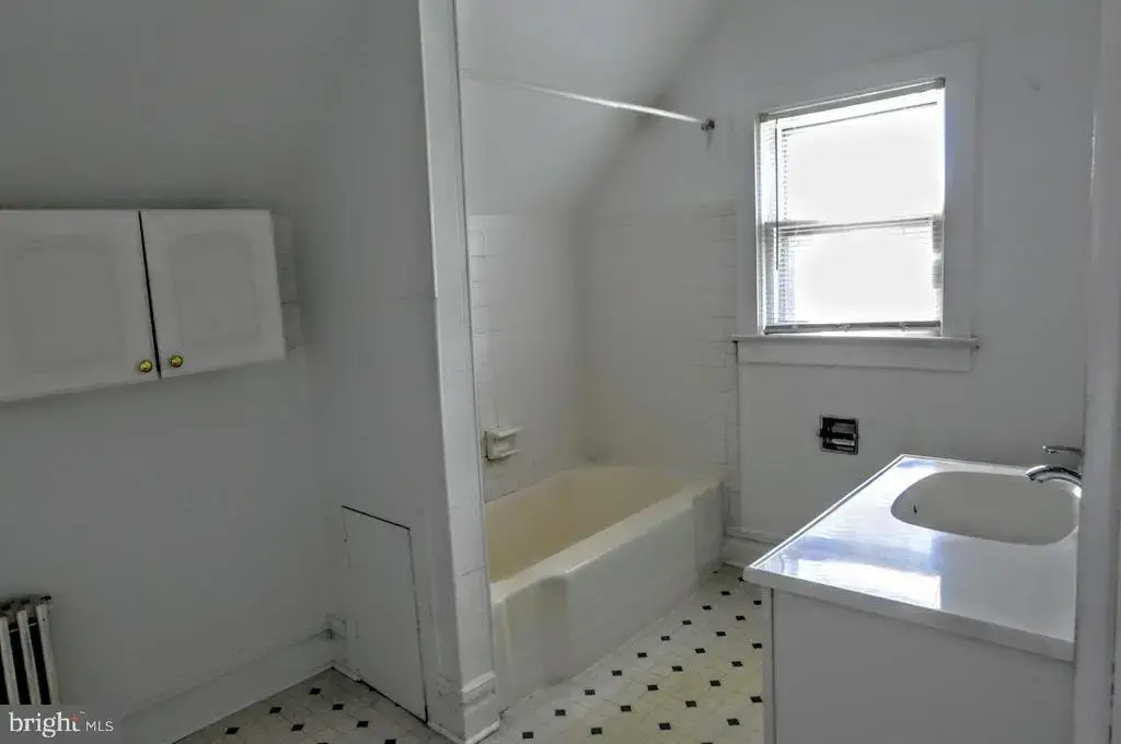 201 Delaware Ave #4, BRIDGEVILLE