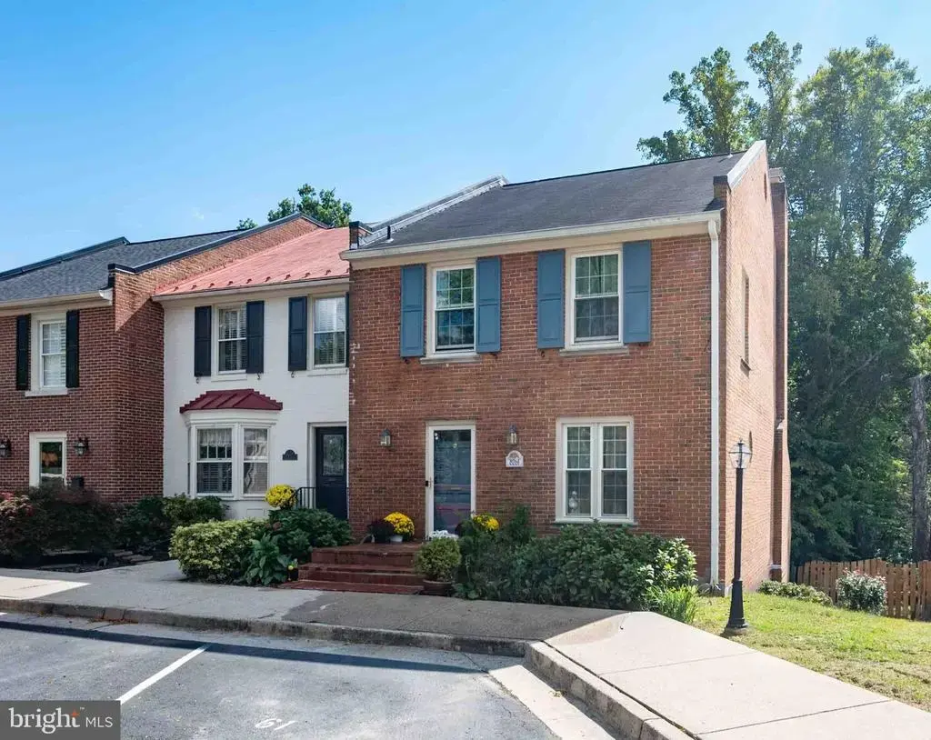 8261 Taunton Pl, SPRINGFIELD