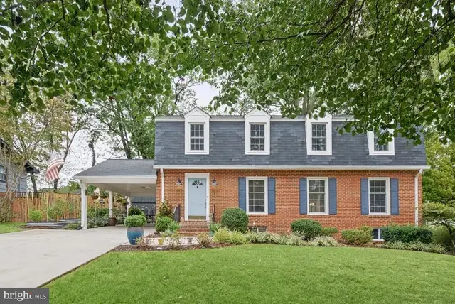 8629 Curtis Ave, Alexandria