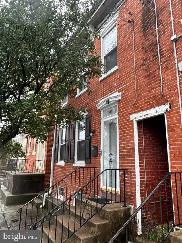 928 E Market St, York
