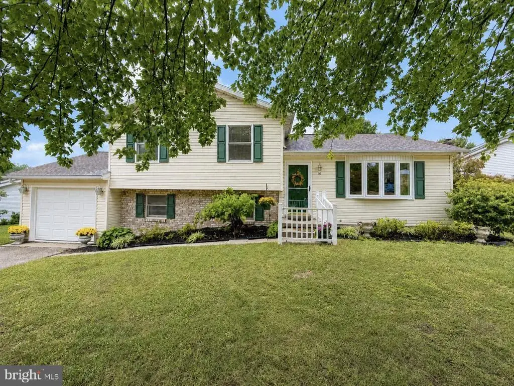 10 Gardenia Dr, HANOVER