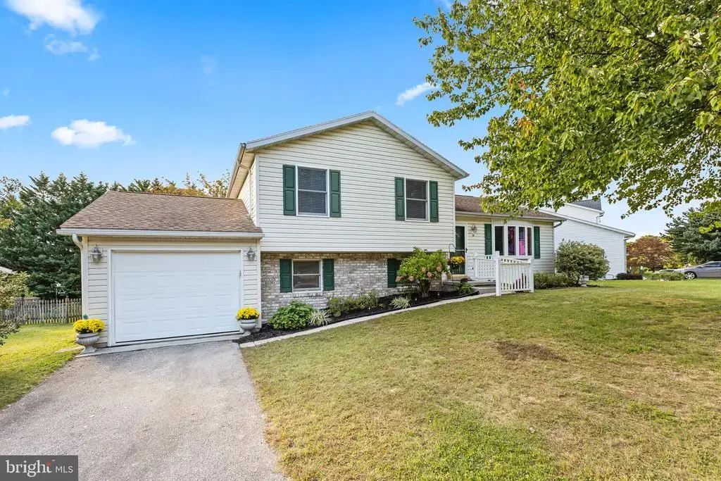 10 Gardenia Dr, HANOVER