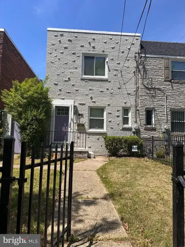 128 35th St Ne, Washington