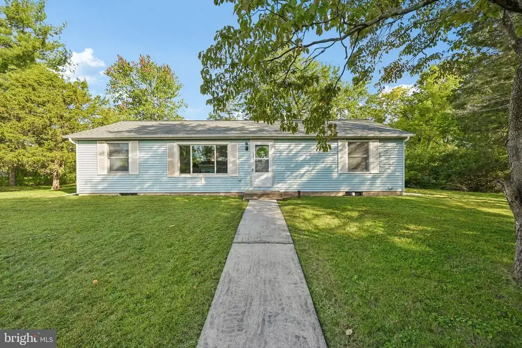 213 Pleasantview Ave, SCHWENKSVILLE