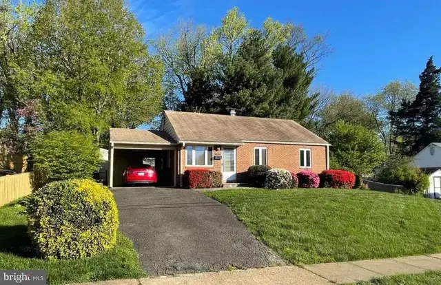 1813 Olmstead Dr, Falls Church