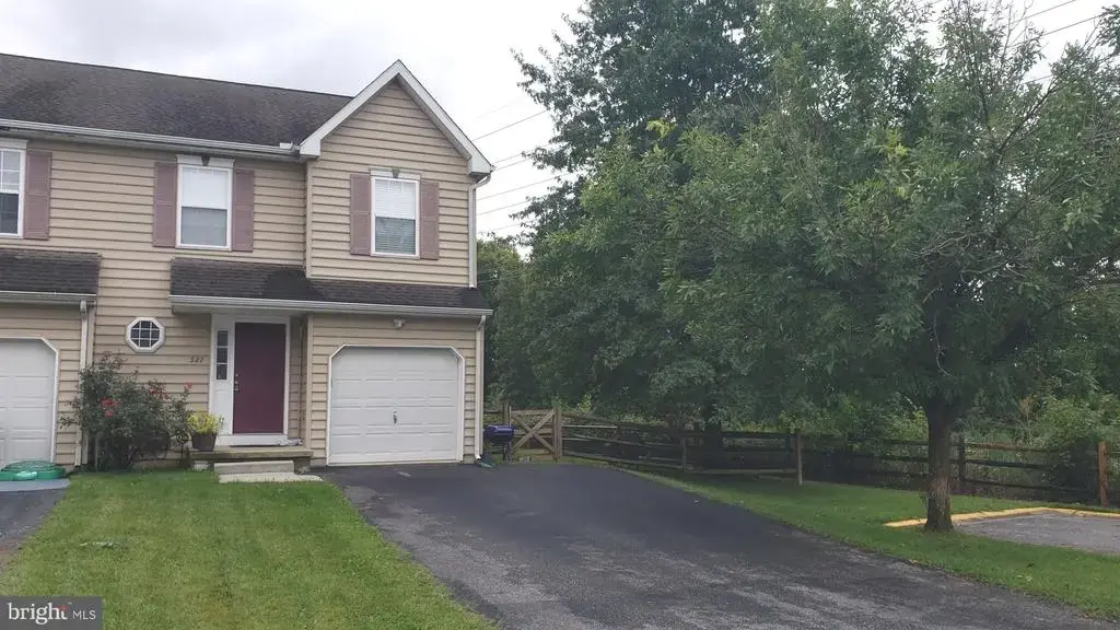 527 Red Bud Ct, WILMINGTON