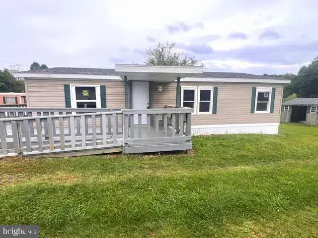 19 Sammy Mobile Home Park Rd, Schuylkill Haven