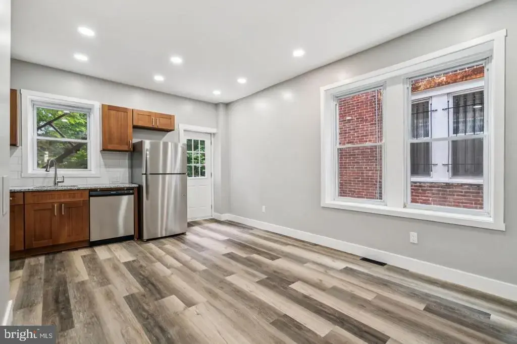 4824 Sansom St #2, PHILADELPHIA