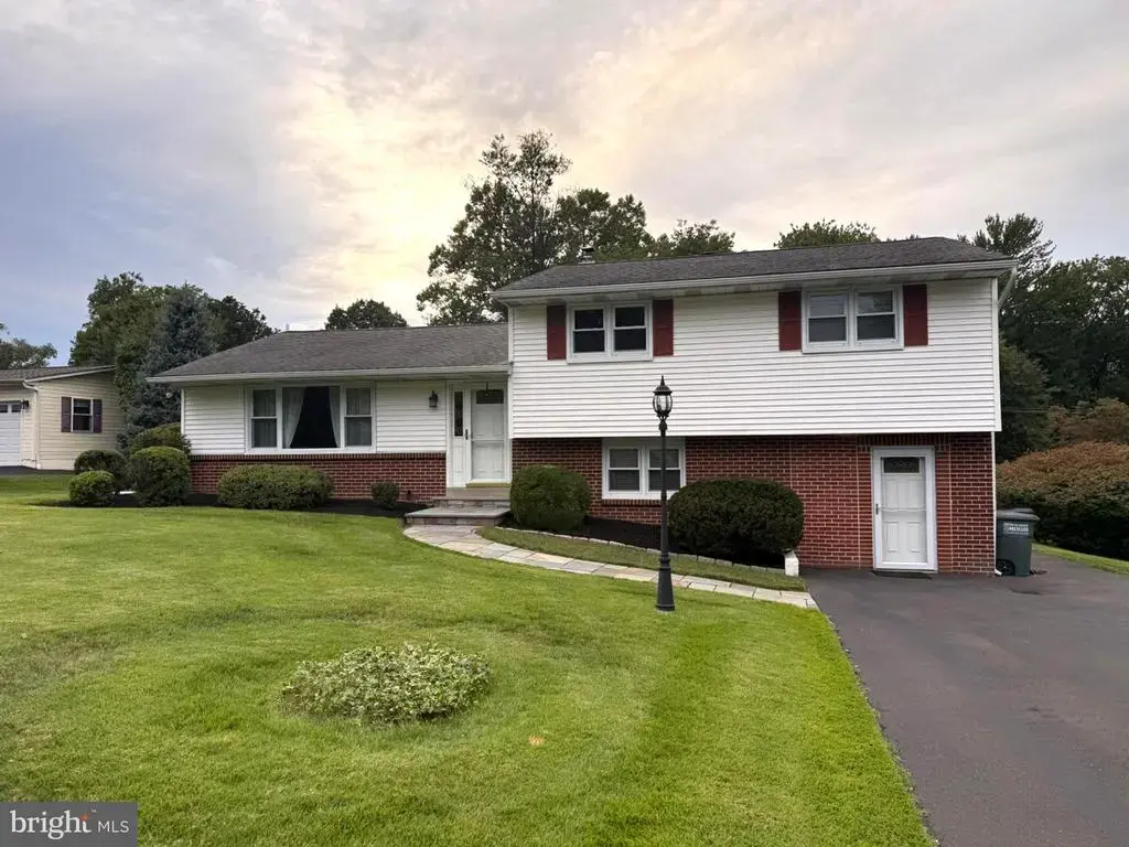 526 Buck Rd, SOUTHAMPTON