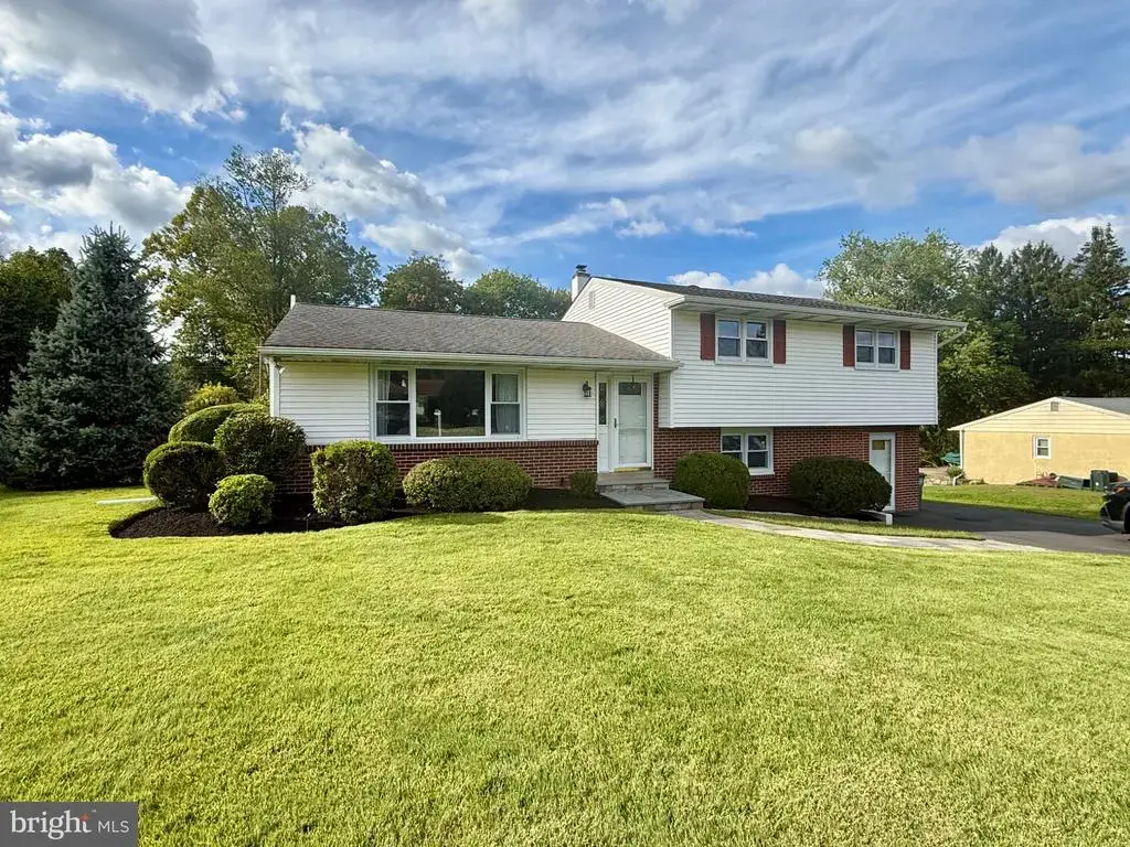 526 Buck Rd, SOUTHAMPTON