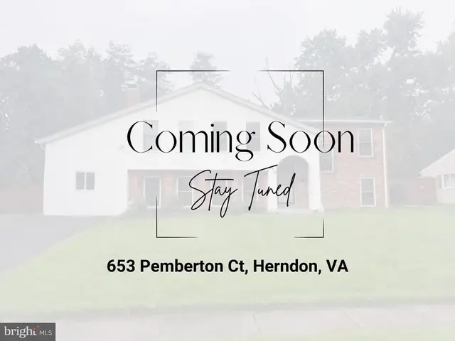 653 Pemberton Ct, Herndon