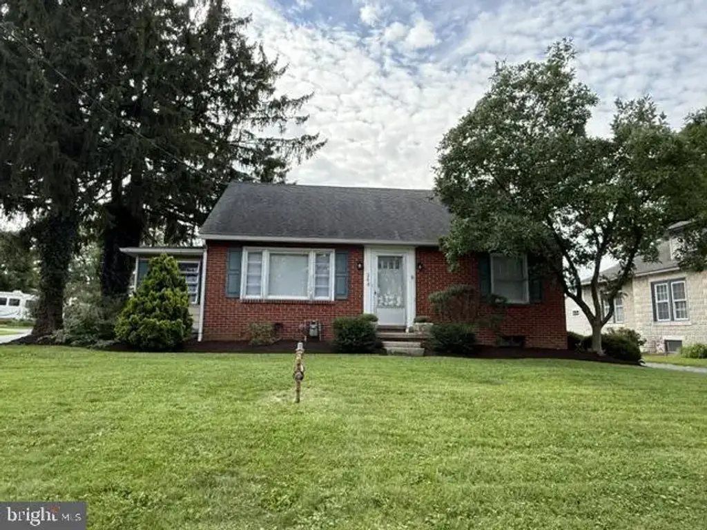 248 E Main St, LEOLA