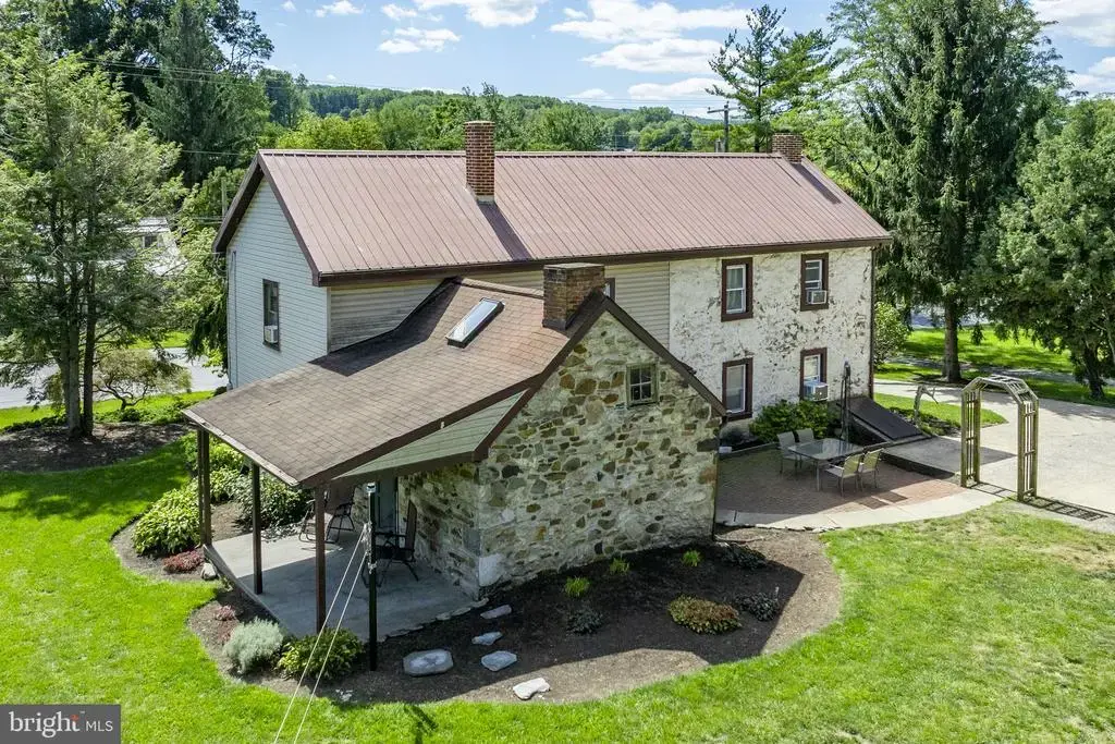 6380 Division Hwy, NARVON