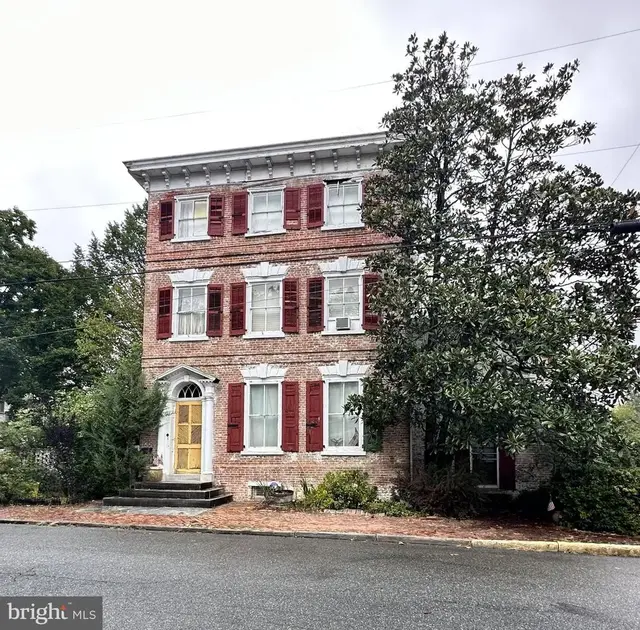 204 W Mt Vernon St, Smyrna