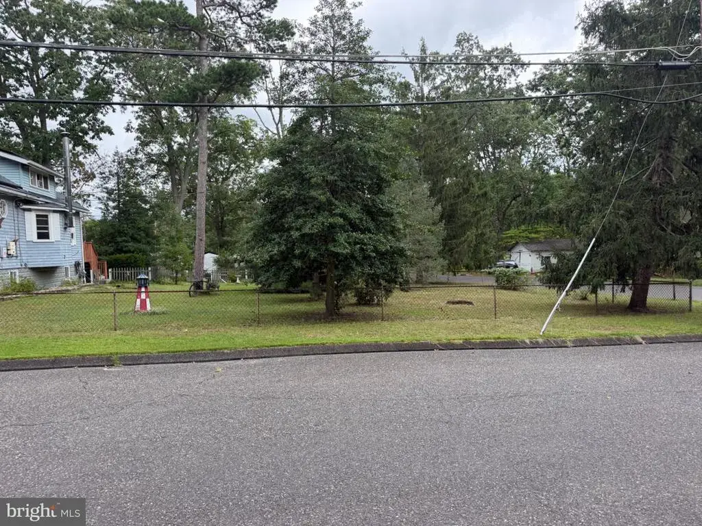 95 Spruce Ln, PINE HILL