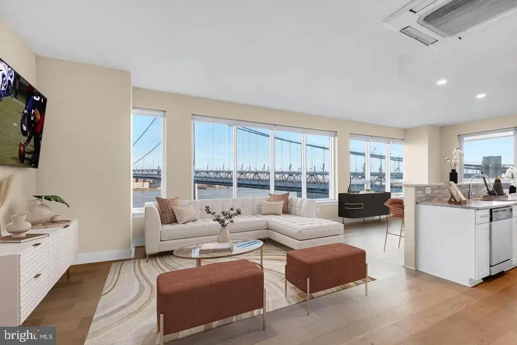 235 N Columbus Blvd #918, PHILADELPHIA