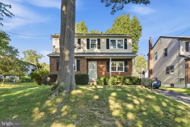614 Highland Ter, Holmes