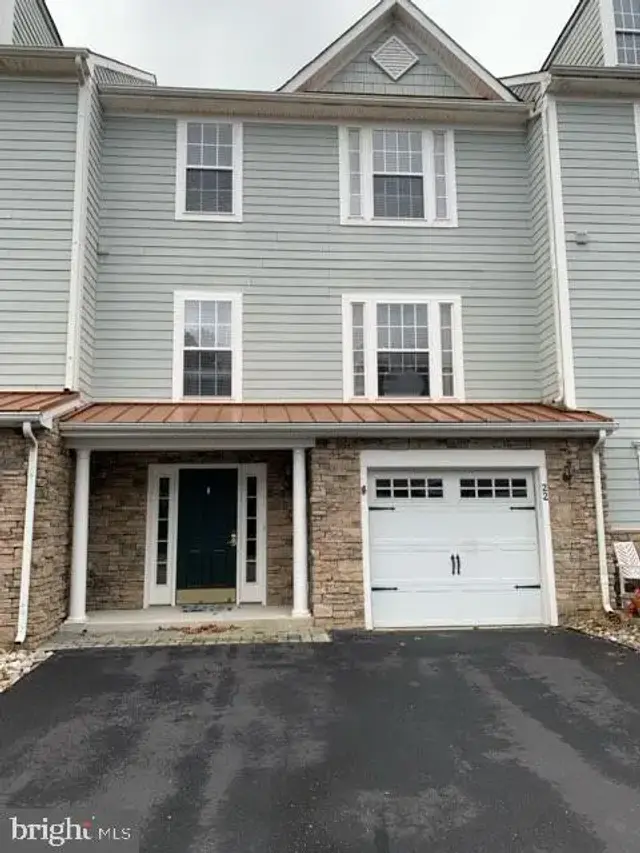 22 Pier Point Dr, Millville