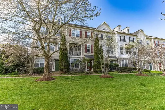 742 Collington Ct, Woodbridge
