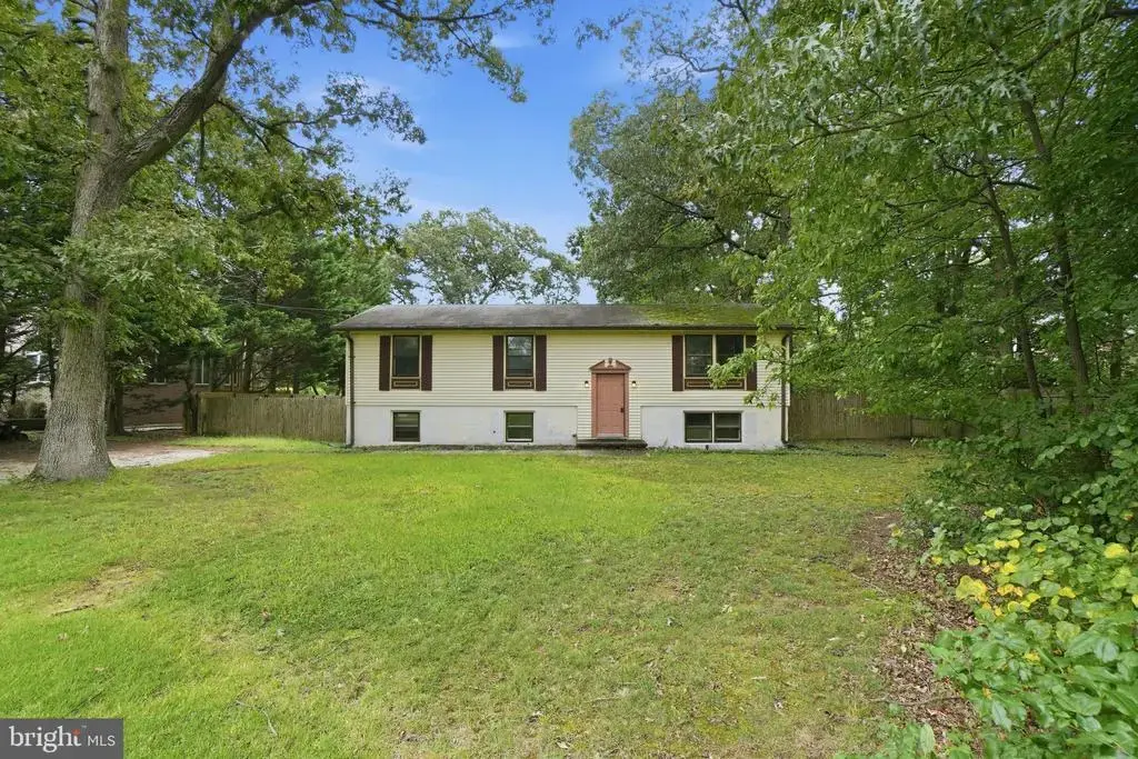 2003 Woodford Rd, VIENNA