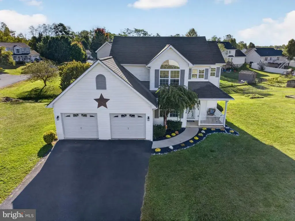 205 Dinali Dr, MARTINSBURG