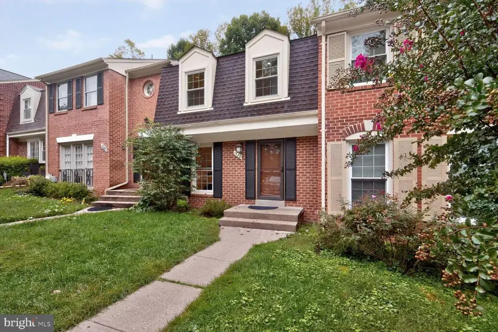 7328 Greentree Rd, BETHESDA