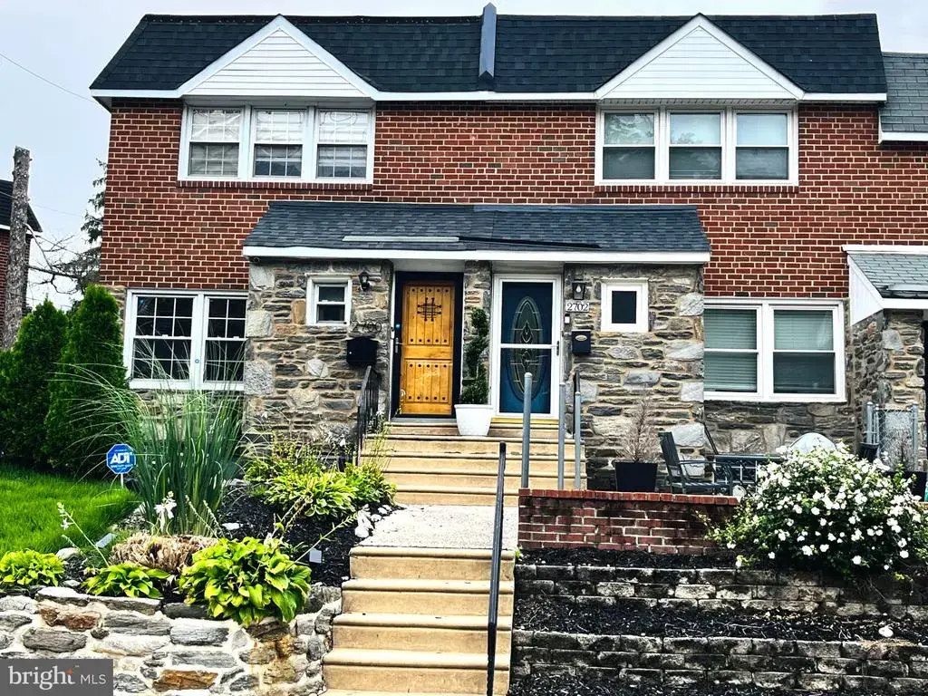 2702 E Country Club Rd, PHILADELPHIA