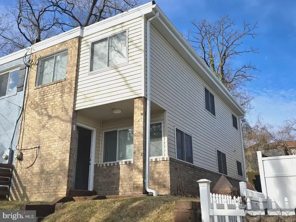 5320 Jay St Ne, WASHINGTON