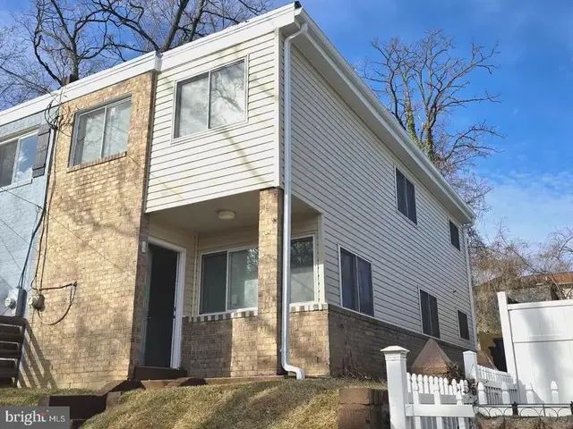 5320 Jay St Ne, Washington