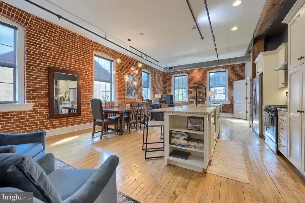 317 N Mulberry St #201, LANCASTER