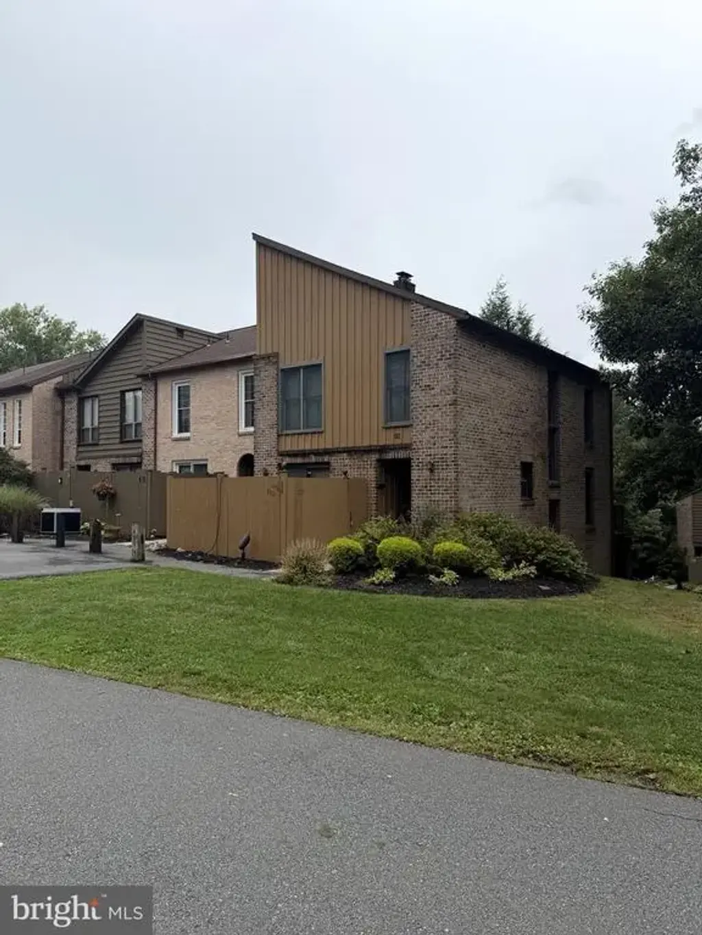 129 Merion Ln, READING