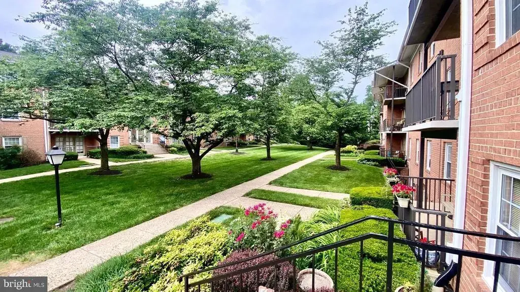 3330 Spring Ln #d-10, FALLS CHURCH