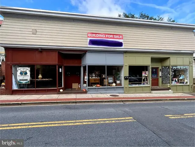 23 W Potomac St, Brunswick