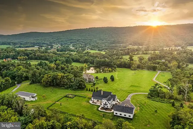 12016 Mountain Rd, Lovettsville