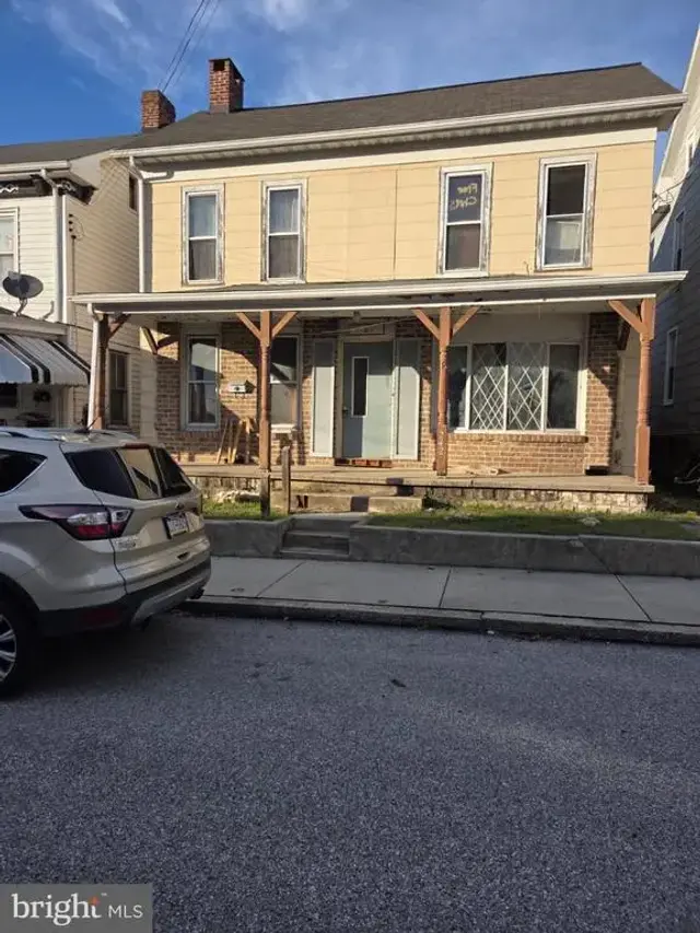 242 Locust St, Hanover