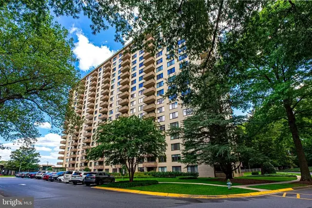 5225 Pooks Hill Rd #517s, Bethesda