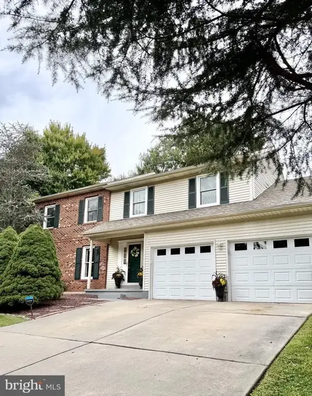 15 Blue Fox Ct, Newark