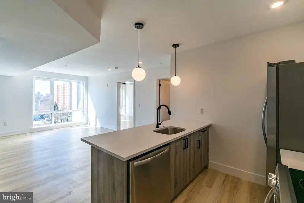 629 W Girard Ave #401, PHILADELPHIA