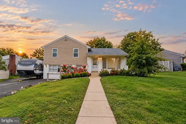2232 E Helms Mnr, Upper Chichester