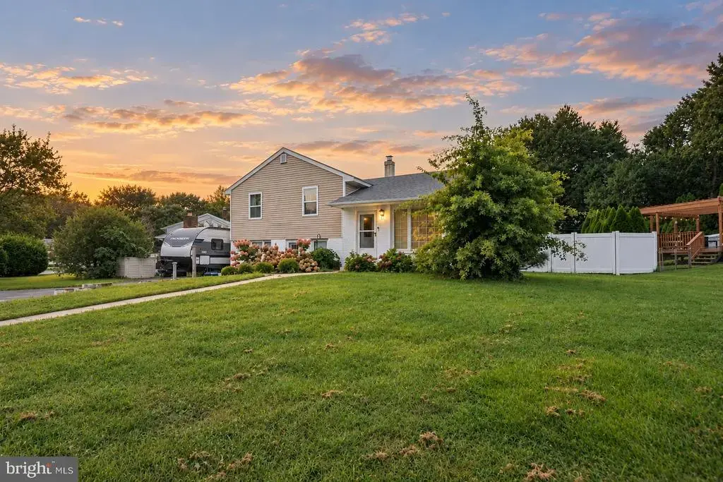 2232 E Helms Mnr, UPPER CHICHESTER