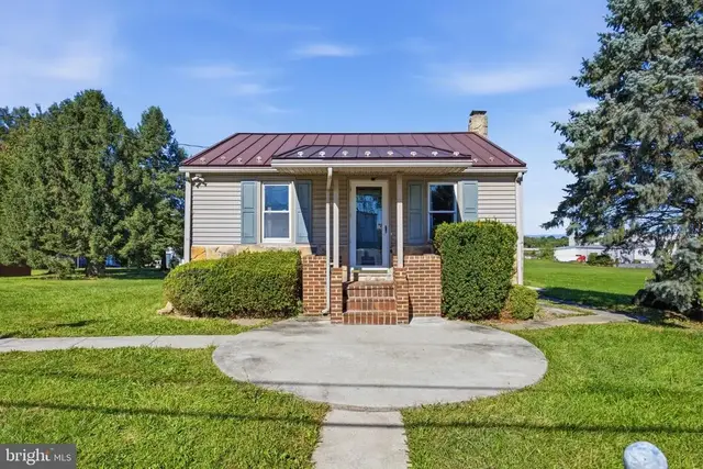 17 Hump Rd, Hagerstown