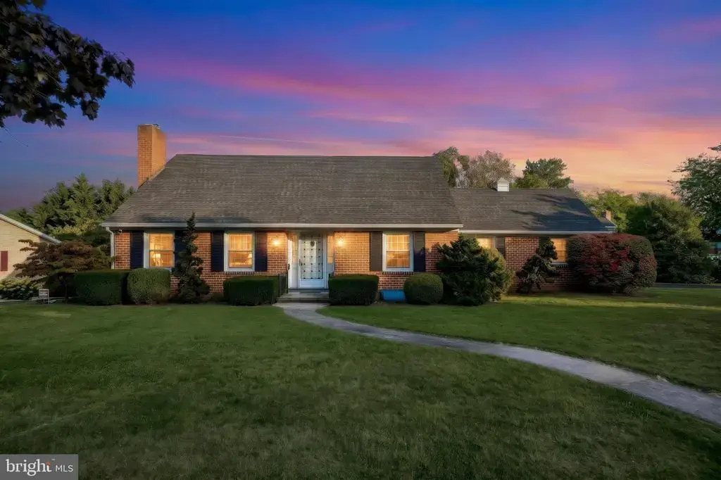 360 Grant Dr, HANOVER