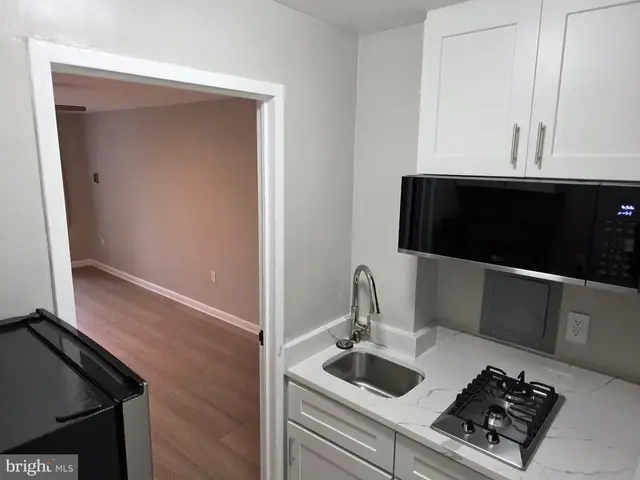 10201 Grosvenor Pl #704a, Rockville