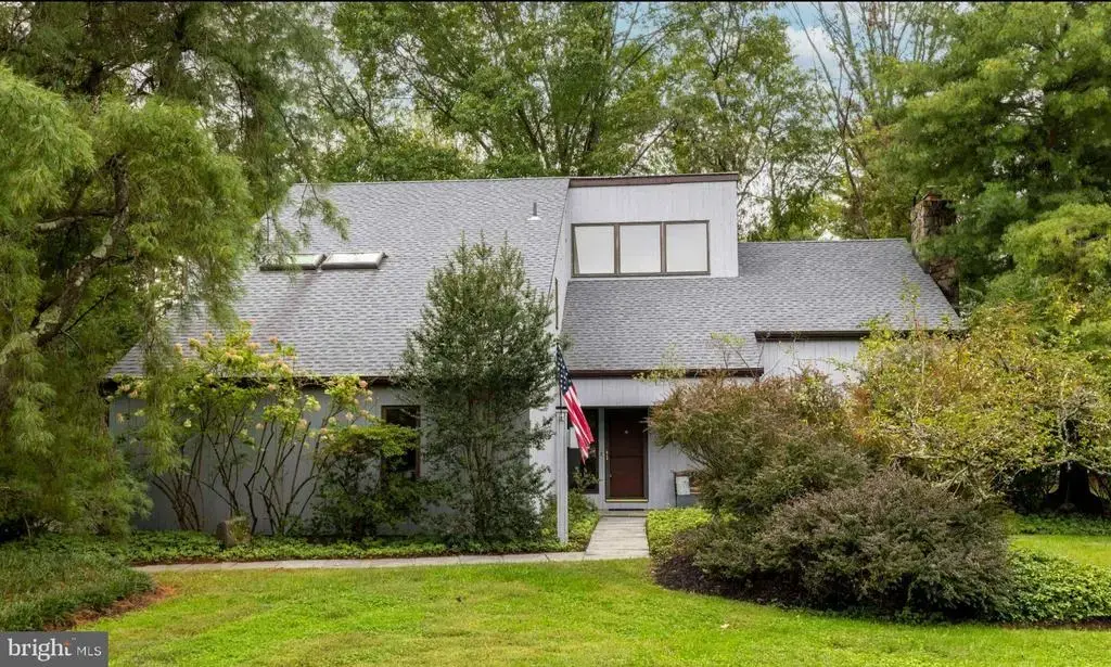 2 Fox Pond, SPRING HOUSE